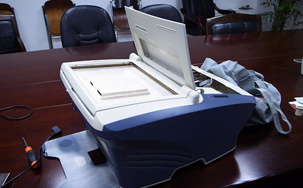 深圳手板廠家噴漆需要注意哪些細節